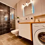 Spacious,stylish And Comfortable 2 With Million Dollar View Apartment Warsaw